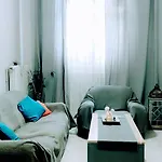 Апартаменты ευρύχωρο σπίτι στην